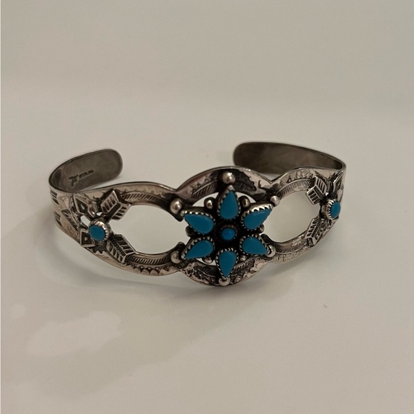 Bell Trading Post Silver and Turquoise Cuff Bracelet - Picture 7 of 9